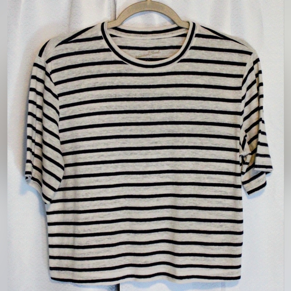 Navy & Gray Striped Modest Crop Tee – Size XS - Picture 2 of 6